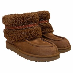UGG Braid Hardwood Boots